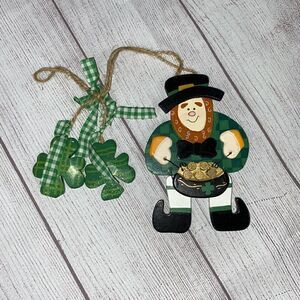Leprechaun and shamrock hanging decor 6”